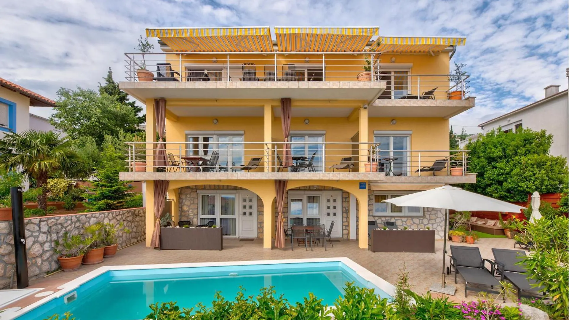2 Bedroom Stunning Apartment In Dramalj