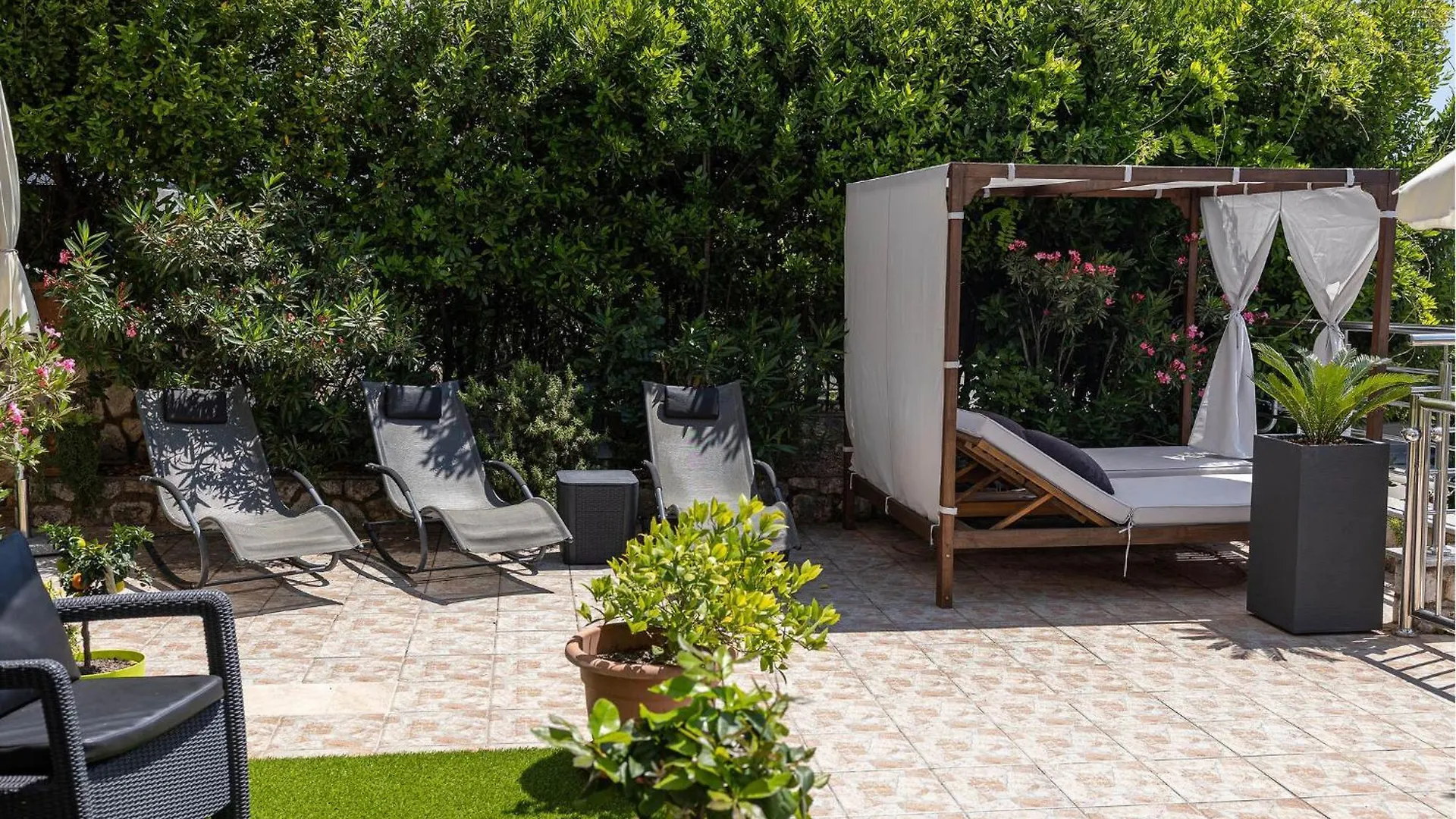 2 Bedroom Stunning Apartment In Dramalj 0*,