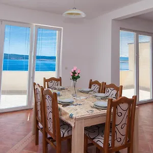  Apartment Apartmani Turudic